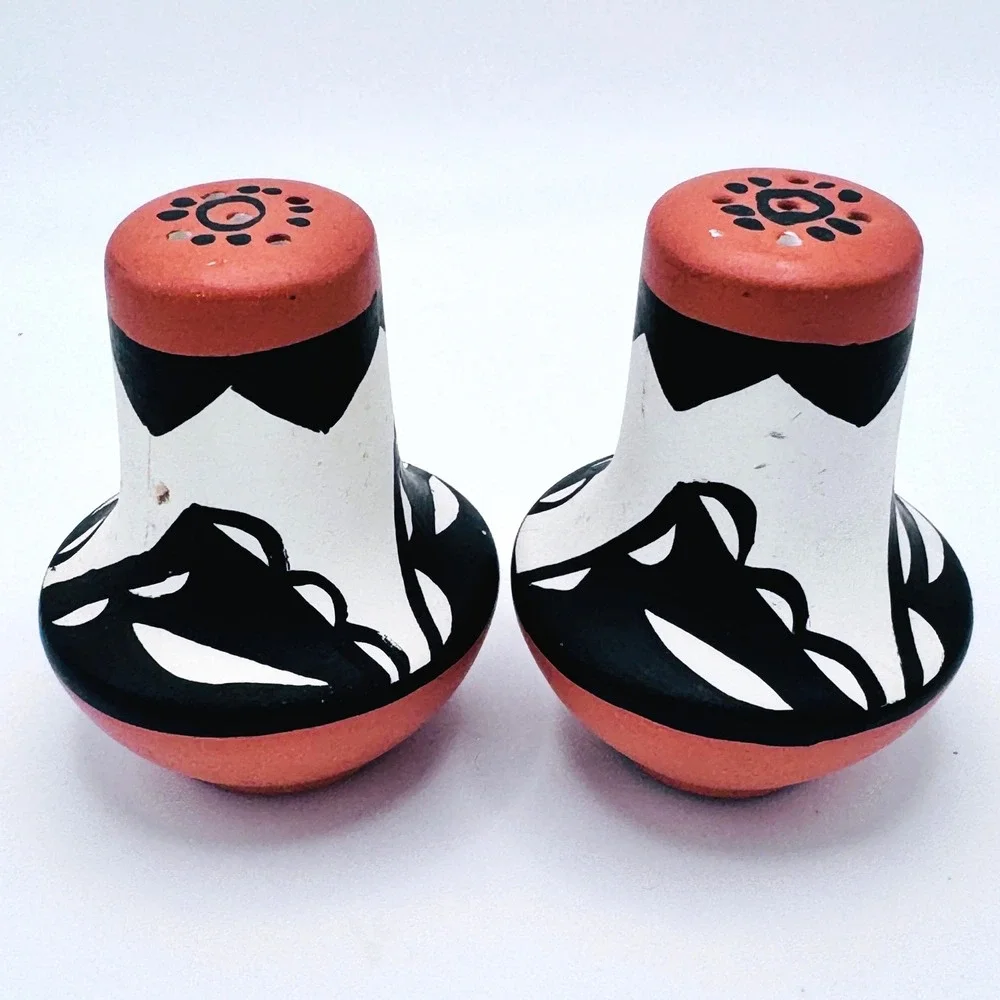 Southwestern Style‎ Pottery Salt & Pepper Shakers Set Red Black White Tribal